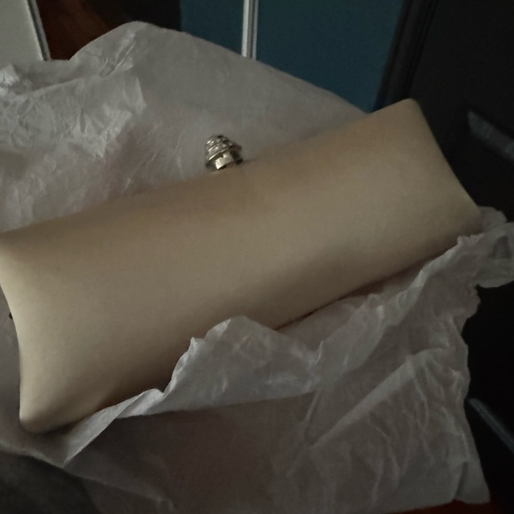 Satin and beaded clutch BNWT - Picture 4 of 7